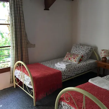 Comfortable 3-bed/3-bath Holiday With Heated Pool And Large Garden Holiday home *