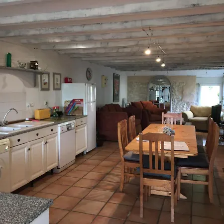 Сasa de vacaciones Comfortable 3-bed/3-bath Holiday With Heated Pool And Large Garden Loubes-Bernac